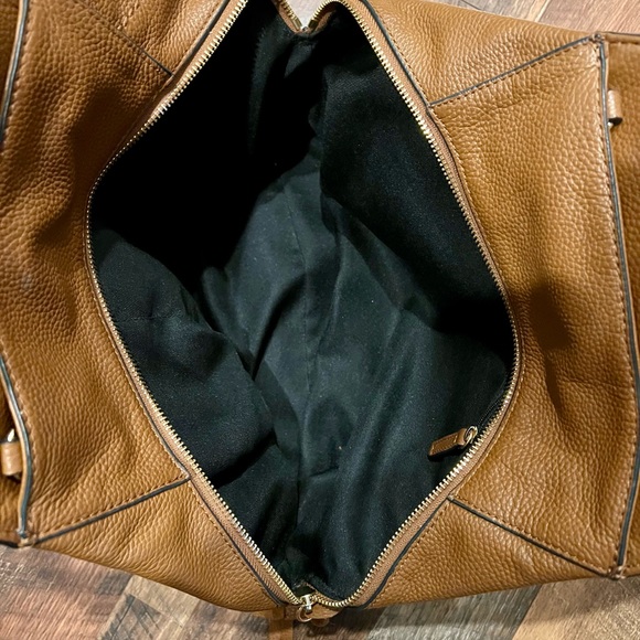 VINCE CAMUTO Caol Hobo Leather Bag - Picture 6 of 10